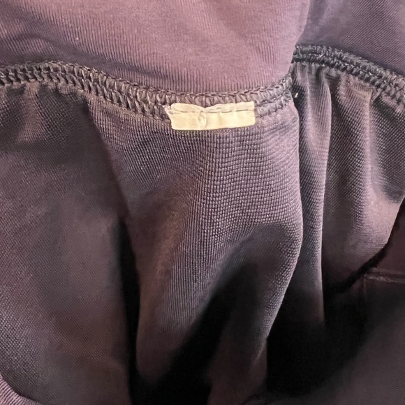 SOLD!! LULULEMON LEAN-IN SHORTS - Picture 4 of 4